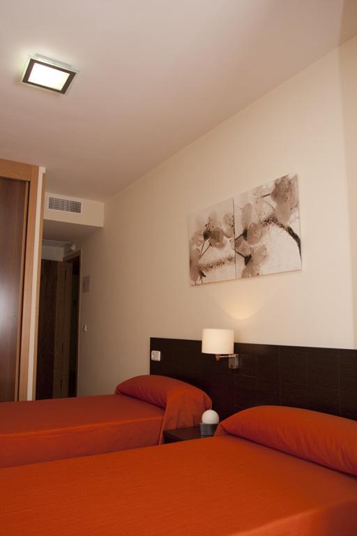Hostal Granado Madrid Exterior photo