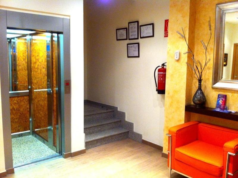Hostal Granado Madrid Exterior photo